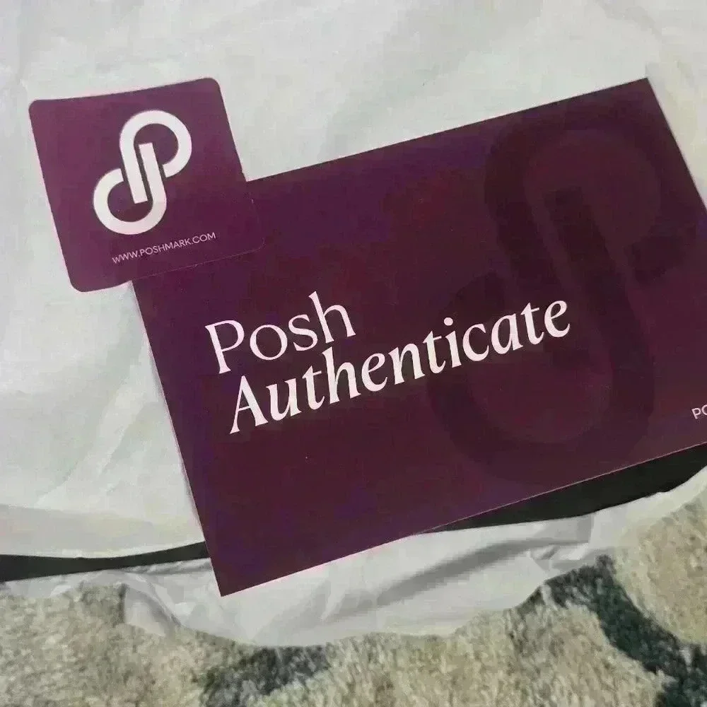 Louis vitton heels size 35.5 great condition - Picture 13 of 13